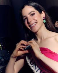 AMIGOS APOYO PARA NUESTRA FATIMA! Amigos y amigas,en un acto de  solidaridad, respeto y dignidad, eliminemos nuestro apoyo a Nawat en todas  sus redes sociales. Que cada Dejar de seguir en sus