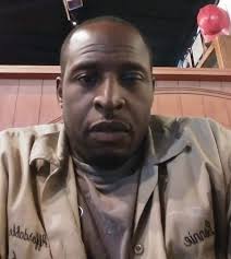 Lonnie Benjamin Moore Sr, age 41