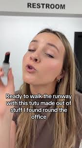 Liz Falcon's Instagram, Twitter & Facebook