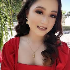 Cuando entra mi esposo al cuarto y me ve con sombrero 🫠