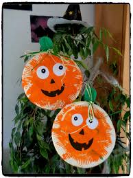Pour télécharger gratuitement le modèle , les patrons et les explications! Citrouilles D Halloween En Assiette En Carton Assiette Carton Citrouille Halloween Bricolage Halloween Facile
