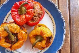 I peperoni ripieni con tonno hanno un sapore deciso ma che non dimenticherete facilmente: Peperoni Ripieni Al Forno Con Il Tonno Ricette Al Volo