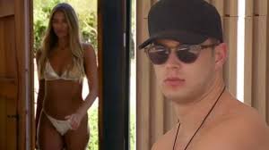 Love Island's Curtis pokes himself in the eye as he gets flustered over new  girl
