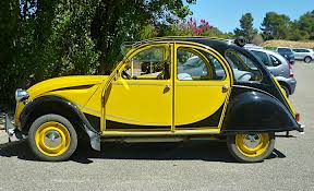 Image result for Jaune 1982 Renault