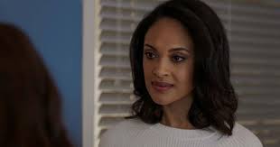 Idc what nobody says the next season watch EFFIE be Nomas daughter😂