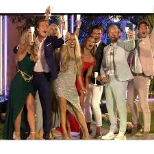 Der sommer naht und damit heißt es auch: Love Island Rtl2 So Wenig Geld Bekommen Die Tv Teilnehmer Der Kuppelshow Tv