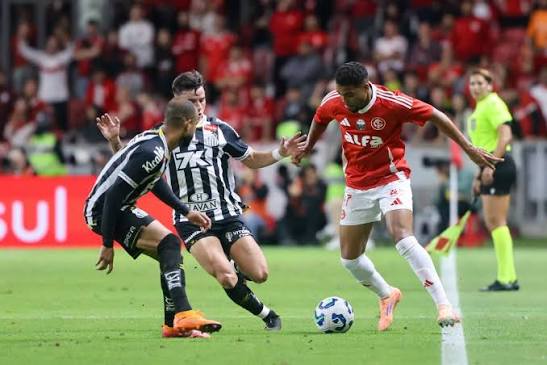 Internacional reage no segundo tempo, mas perde para o Santos no Beira-Rio - Peperi.com.br - Tudo sobre not&iacute;cias, esportes e entretenimento