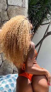 Cenapop · Cariúcha mostra resultado de lipoaspiração em vídeo de biquíni:  “Me sentindo gostosa”