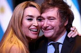 Milei eliminaría la figura de la “Primera Dama” y se mudará a Olivos la  semana que