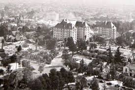 The Garden Of Allah Hotel And Surrounds Sunset Blvd Circa Late 1920s Garden Of Allah Vintage Architecture Sunset