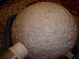 Piñata ballon de foot (27 x 27 x 27 cm), 30g de confetti noirs, verts et blancs. Comment Fabriquer Sa Propre Pinata Art Des Anges