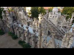 He meets the woman of his life, philomena and from their union alice was born. La Fabuleuse Histoire Du Facteur Cheval Et De Son Palais Ideal Fizzer