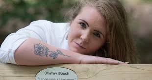 Hun beste vriendin Shelley (22) werd vermoord: 'Had ik maar naar mijn  voorgevoel geluisterd'