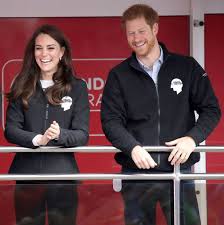 These Photos Show The Height Difference Between Meghan Markle And Kate Middleton Kate And Harry Kate Middleton Photos Kate Middleton