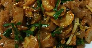 Resepi kuey teow goreng bahan bahan kuey teow lauk udang,sotong,ayam sayur kubis,sawi bawang putih,bawang merah lada merah sos cili,sos tomato,kicap pekat. Resepi Kuey Teow Goreng Basah Paling Simple Sembang Kejayaan