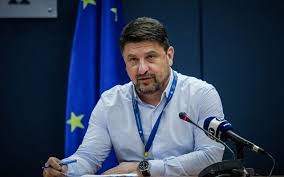Έκτακτη ενημέρωση χαρδαλιά για τις φωτιές. Nikos Xardalias O Gamos Me Kayth Gymnastria Kai Oi Koykles Kores Toy