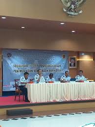 Setiap bulannya mendapatkan gaji sebesar 4 jt. Korsatpel Losarang Sebar Semangat Penegakkan Peraturan Di Jembatan Timbang