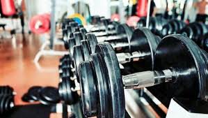 Si tornerà a fare attività sportiva in palestra, anche al chiuso, ma sempre nella fascia gialla. Riapertura Palestre E Piscine Da Oggi 25 Maggio Le Nuove Regole Da Seguire