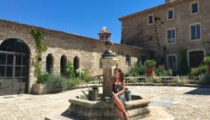 L Elephant De Vaugines A Lovely Villa In Provence France