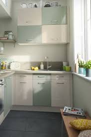 Cuisine Vert Et Creme Sixties Portes Et Faces De Tiroirs En Mdf Panneau De Fibres De Bois De Moyenne Cuisine Verte Designs De Petite Cuisine Cuisines Design