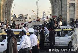 截至2021年，阿富汗戰爭导致美军2200多人死亡、约2万人受伤，花費達1万亿美元 。 截至2018年底，總計有超過2,400名美軍人員在阿富汗喪生。 截至2019年9月，北约在阿富汗战争中阵亡的部队人数近3500人。 对阿富汗的影响 平民伤亡 Xa Yduax6auzm
