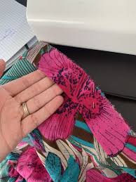 Des Fleurs Une Jupe Et Un Tuto Bobines Et Chocolat En 2020 Tuto Jupe Broderie Et Couture