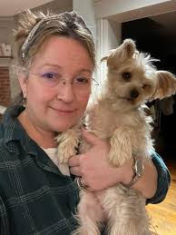 ✨Miss Elly isn't used to me leaving every morning and being gone all day.  She's been very clingy and snuggly over recent weeks as soon as she sees me  starting to get