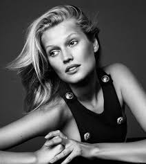 Magic mike actor alex pettyfer and his wife, german stunner toni garrn, are the proud parents of a baby girl. Toni Garrn Realtonigarrn Twitter