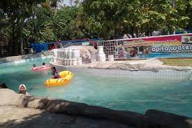 Setiap wahana permainan akan memberikan pengalaman rekreasi. Apita Waterboom Harga Tiket Masuk Spot Foto Terbaru 2021