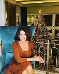 Bárbara guimarães was born on april 21, 1973 in sá da bandeira, angola. Barbara Guimaraes Comeca 2021 Com Novo Programa Na Sic E Em Direto
