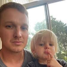 Spencer Manning's Instagram, Twitter & Facebook