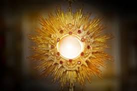 Santa misa en la solemnidad del santísimo cuerpo y sangre de cristo. Solemnidad Del Corpus Christi Dia De La Caridad