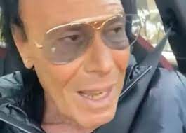 Inspired by classical music, the singer made his debut in 1972 with… Covid 19 Antonello Venditti Spiazza Tutti Il Suo Annuncio Video