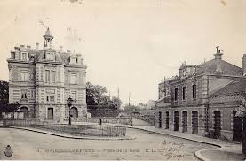 Fichier Clc 4 Maisons Laffitte Place De La Gare Jpg Wikipedia