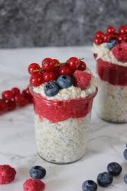 Overnight Porridge A La Framboise Recette Recette Entremet Recette Flocons D Avoine Recette De Petit Dejeuner