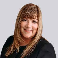 April Snavely's Instagram, Twitter & Facebook