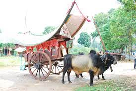 Beca, perahu dan kereta lembu merupakan pengangkutan tradisional yang sering dikaitkan dengan seni ragam hias. Kereta Lembu