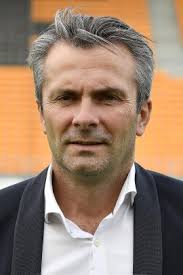 Jean Costa's Instagram, Twitter & Facebook