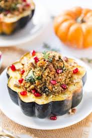 Potimarron Farci 5 Recettes Pour Faire Hommage A L Automne En 2020 Courge Poivree Recette Potimarron Farci Recette Potimarron