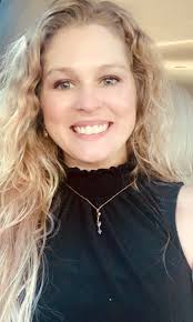 Hi everyone! I'm Mj 🩷 I don't take very many selfies of just myself  anymore, but here's a recent one. I am a 28 year old mom, wife, student,  and behavioral therapist.