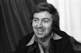 Des O'Connor at Agent's Office Print, London 1977. Art Prints, Posters &  Puzzles from Memory Lane