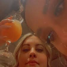 Erin Huggins🌞 (@hugs_erin)