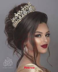 Kizlarin Guzellik Dunyasi On Instagram 1 6 En Cok Hangi Modeli Begendin Gormesin I Bridal Hair And Makeup Bridal Makeup Looks Bridal Hair Buns