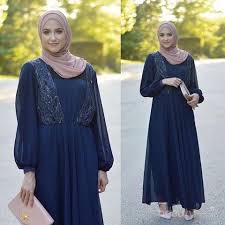 Bila dinner je macam2 tema penganjur keluarkan. Hijabers Ini Dia 6 Ide Gaya Dress Terbaik Untuk Dinner Romantis Bersama Pasangan