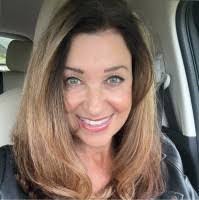 Donna Bloss's Instagram, Twitter & Facebook