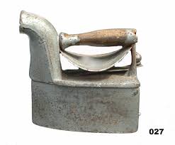 Ferro De Passar A Carvao Ferro De Passar Antigo Foto De Objetos Fotos De Fazendas