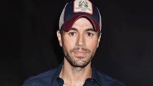 Enrique iglesias telegraph uk october 12 2003 photos and premium high res pictures. A Photo Of Enrique Iglesias Surprised His Fans Somag News