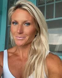 Alexandra Schultz's Instagram, Twitter & Facebook