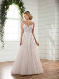 Traum brautkleid mit hochwertig verarbeiteter spitze besetzt. Traum Brautkleider Sam S Brautkleider Hochzeitskleider Holland