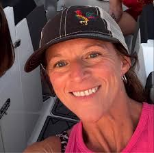 Does anyone know an art teacher in Murray or Calloway County to whom I can  donate art supplies?